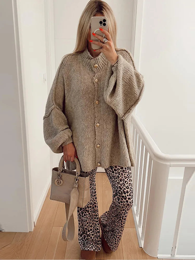 Oversized cardigan met gouden knopen