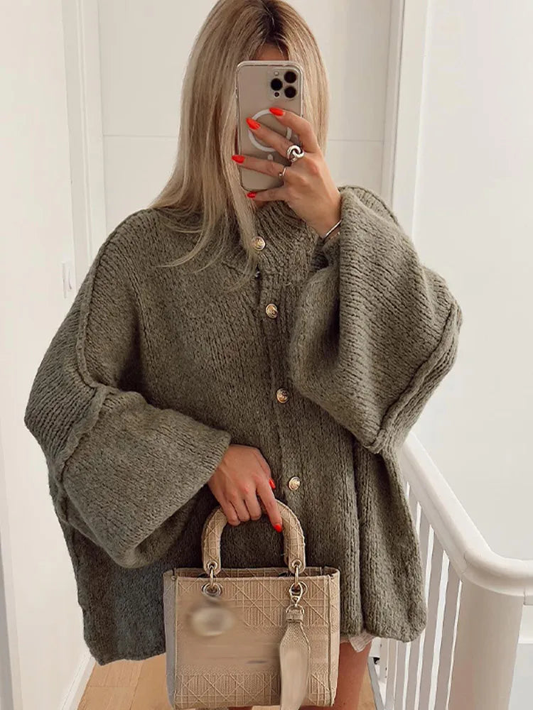 Oversized cardigan met gouden knopen